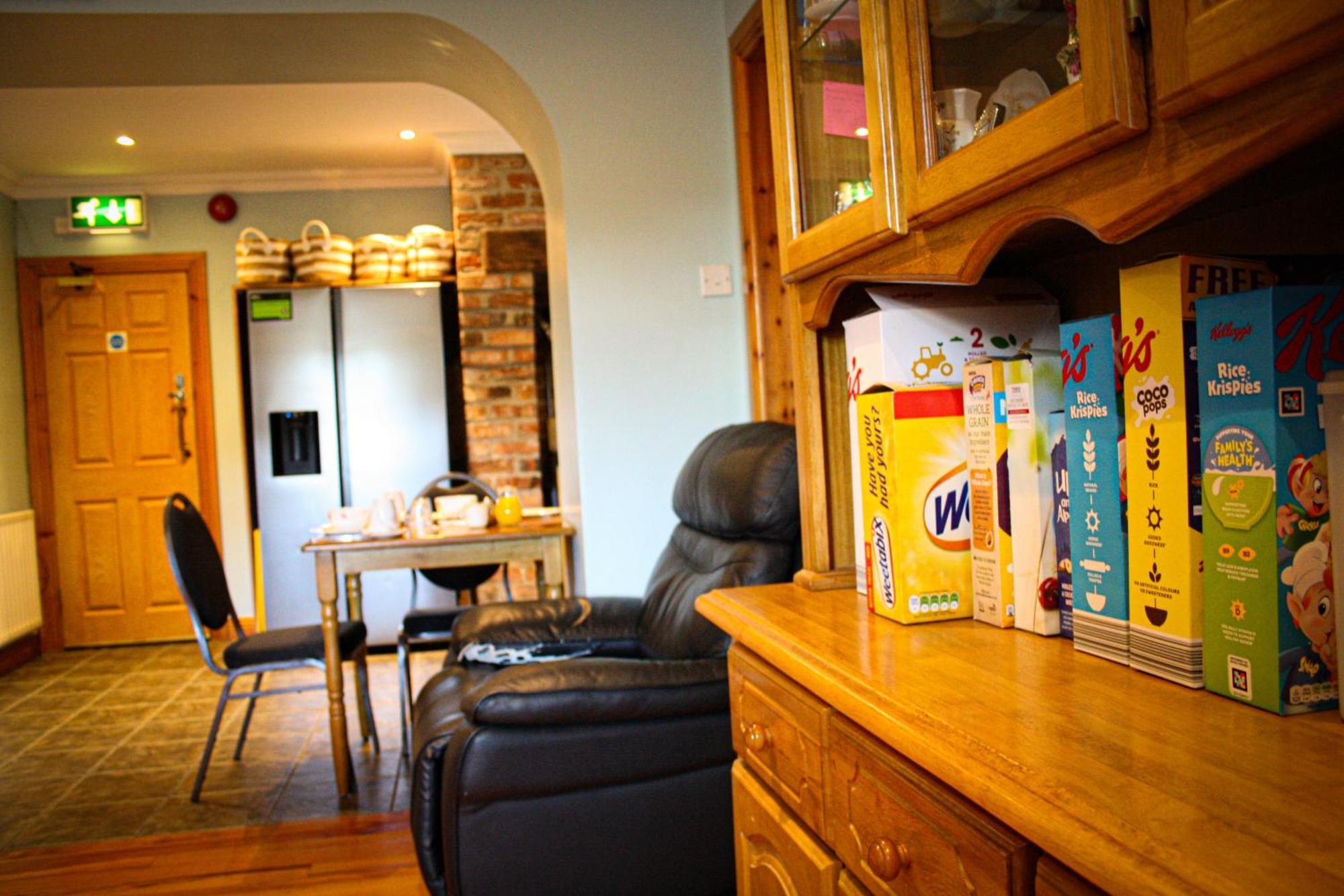 The Coach Inn Strabane Extérieur photo